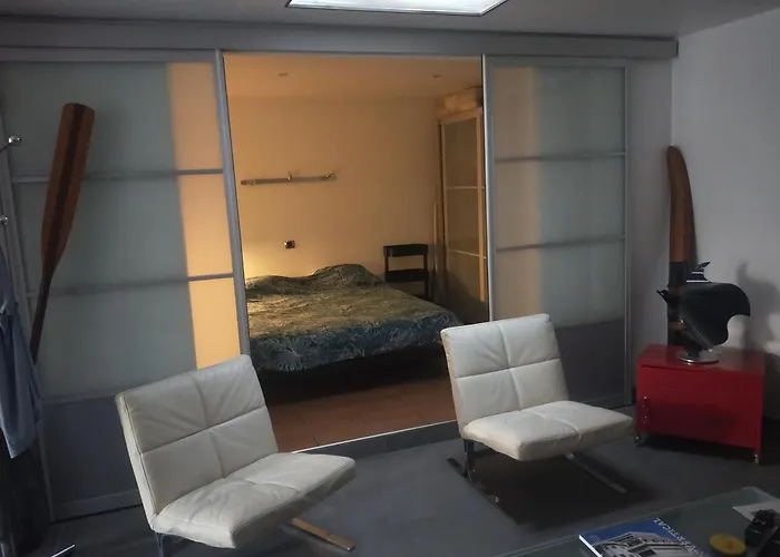 A 80 M De La Superbe De La Fossette, Maison Facon Loft Le Lavandou